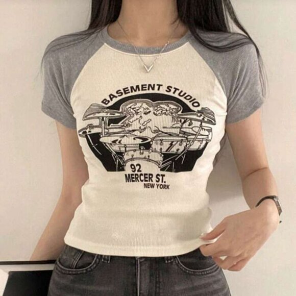 NEW! Dazy Graphic Shirt Fitted Stretchy Gray & cream Short Sleeve Music Studio - Picture 1 of 12